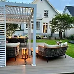 Luxurious - Exceptional Location In Center With Free P Villa *