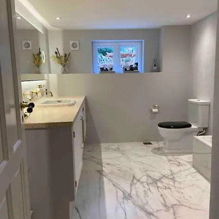 Luxury Villa - Exceptional Location In City Center With Free Parking Willa