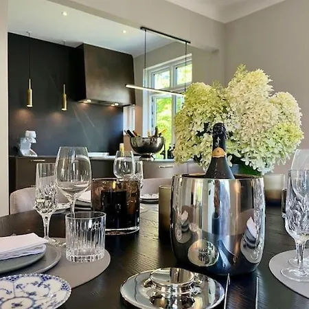 Luxury Villa - Exceptional Location In City Center With Free Parking * Odense