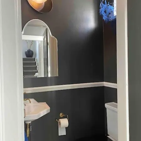 Luxury Villa - Exceptional Location In City Center With Free Parking Willa